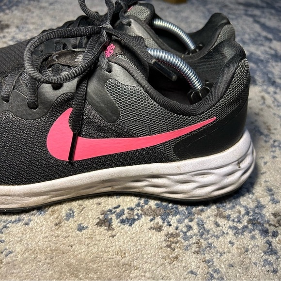 Nike Revolution 6 Black & Pink Running Lace-Up Sneakers Size 9 - Picture 3 of 11